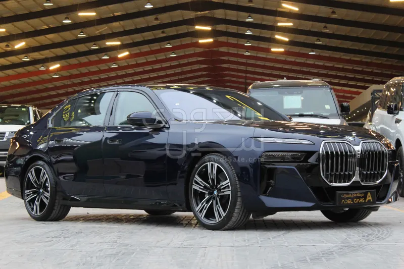 2026 بي ام دبليو الفئة السابعة 735أي