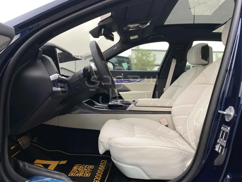 2026 بي ام دبليو الفئة السابعة 735أي