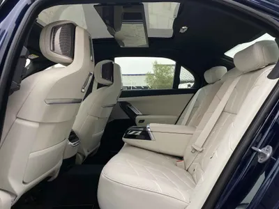 2026 بي ام دبليو الفئة السابعة 735أي