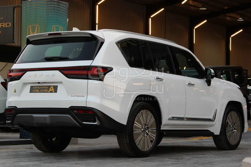 2025 لكزس إل إكس 600