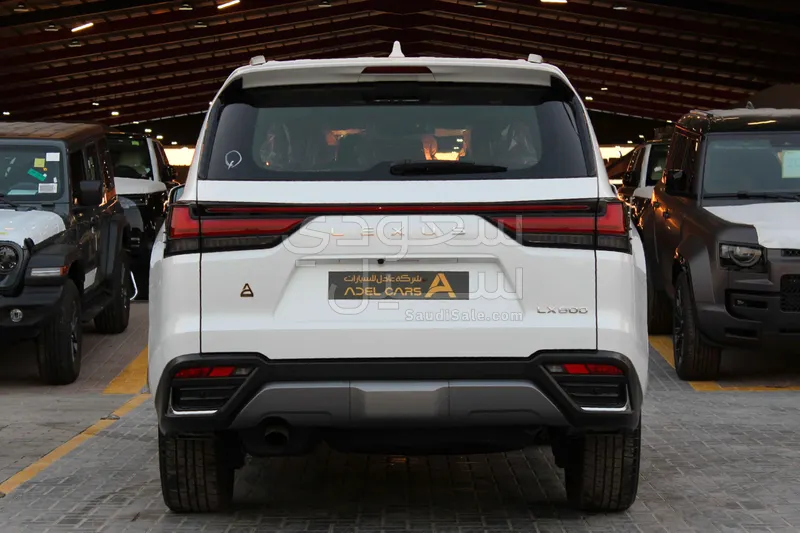 2025 لكزس إل إكس 600