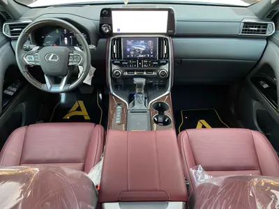 2025 لكزس إل إكس 600