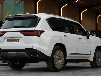 2025 لكزس إل إكس 600