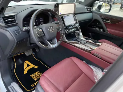 2025 لكزس إل إكس 600