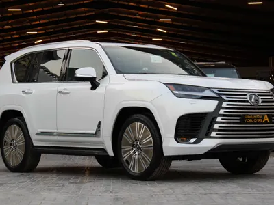 2025 لكزس إل إكس 600