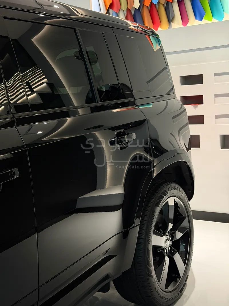 2025 لاند روفر ديفيندر إصدار كارباثيان