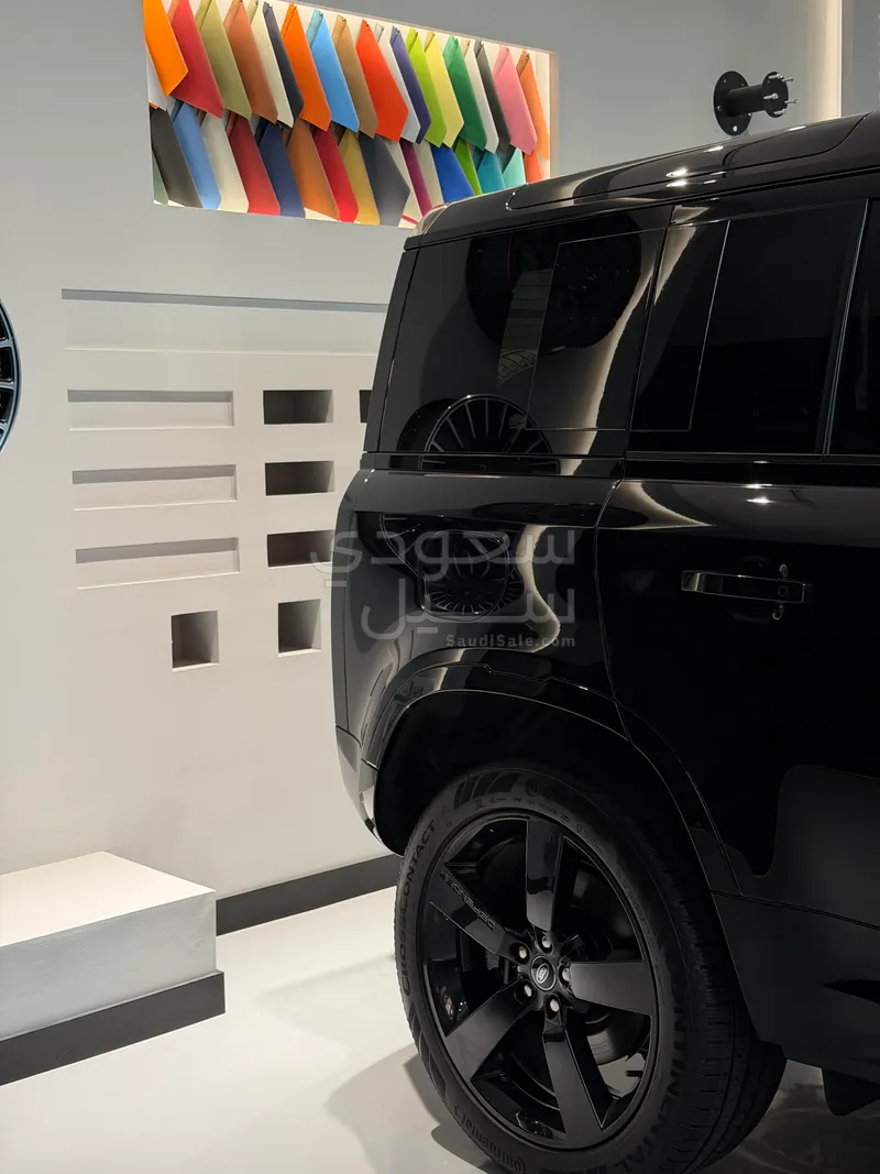 2025 لاند روفر ديفيندر إصدار كارباثيان