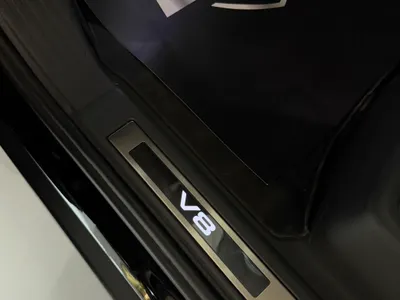 2025 لاند روفر ديفيندر إصدار كارباثيان