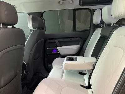 2025 لاند روفر ديفيندر إصدار كارباثيان