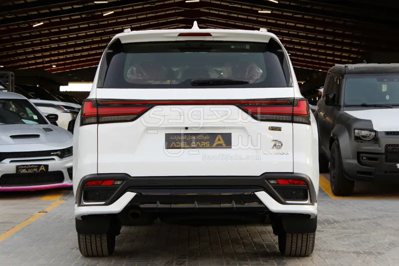 2025 لكزس إل إكس 600 إف