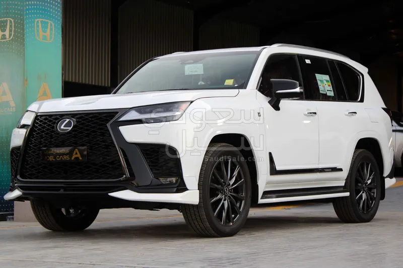 2025 لكزس إل إكس 600 إف