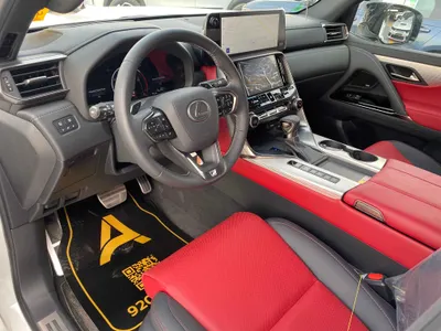 2025 لكزس إل إكس 600 إف