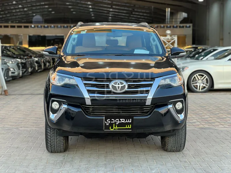 2016 تويوتا فورشنر في اكس