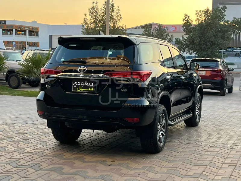 2016 تويوتا فورشنر في اكس