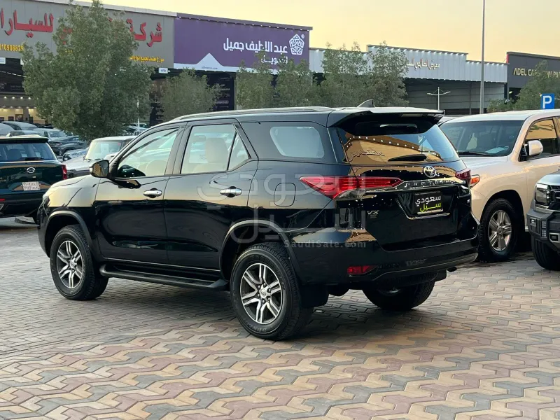 2016 تويوتا فورشنر في اكس