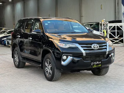 2016 تويوتا فورشنر في اكس