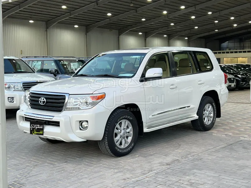 2012 تويوتا لاند كروزر جي اكس ار