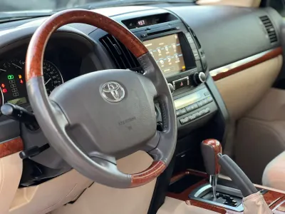 2012 تويوتا لاند كروزر جي اكس ار