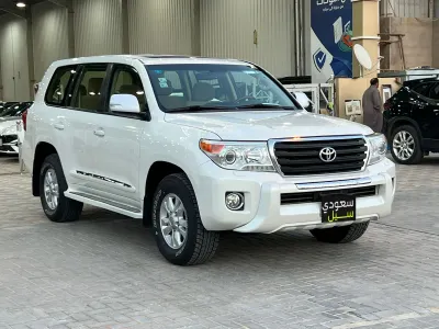 2012 تويوتا لاند كروزر جي اكس ار