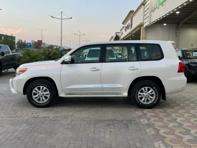 2012 تويوتا لاند كروزر جي اكس ار