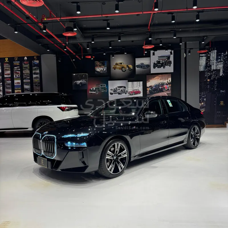 2024 بي ام دبليو الفئة السابعة 735أي