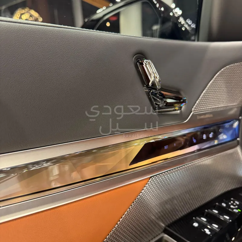 2024 بي ام دبليو الفئة السابعة 735أي