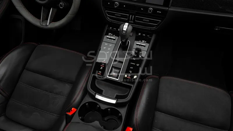 2024 بورش ماكان جي تي اس