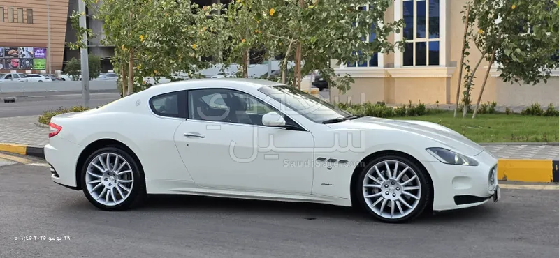 2012 مازيراتي جرانتوريزمو إم سي 1