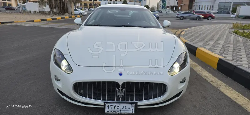 2012 مازيراتي جرانتوريزمو إم سي 1