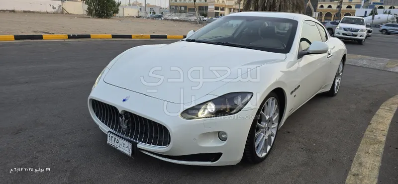 2012 مازيراتي جرانتوريزمو إم سي 1