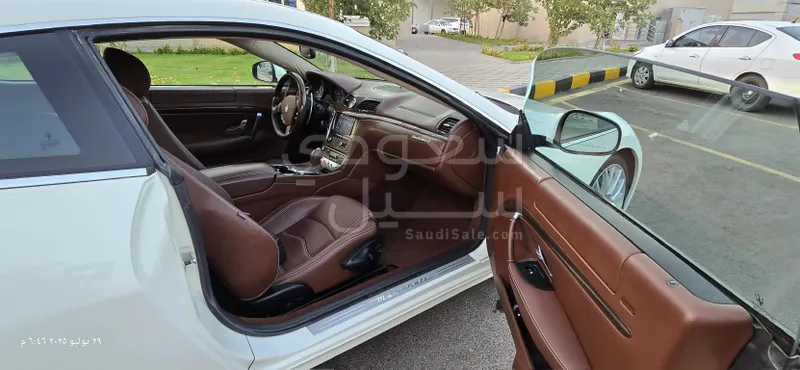 2012 مازيراتي جرانتوريزمو إم سي 1