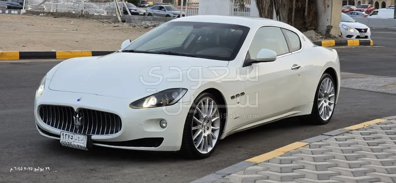 2012 مازيراتي جرانتوريزمو إم سي 1