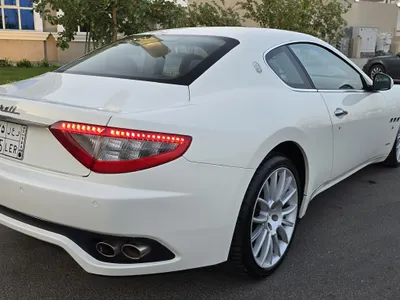 2012 مازيراتي جرانتوريزمو إم سي 1