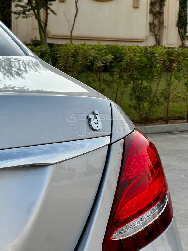 2018 مرسيدس - بنز إي 300 أي إم جي