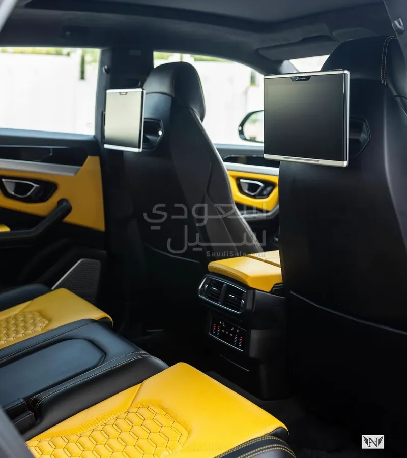 2019 Lamborghini URUS