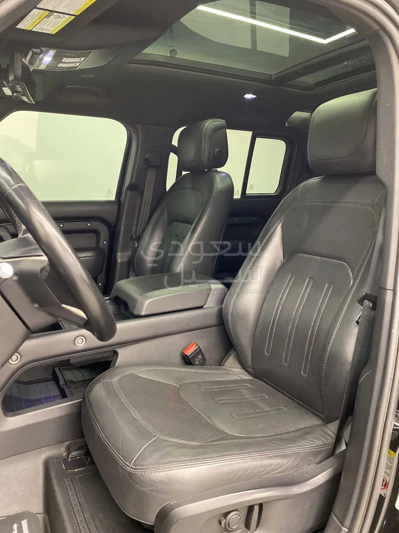 2022 لاند روفر ديفيندر 110