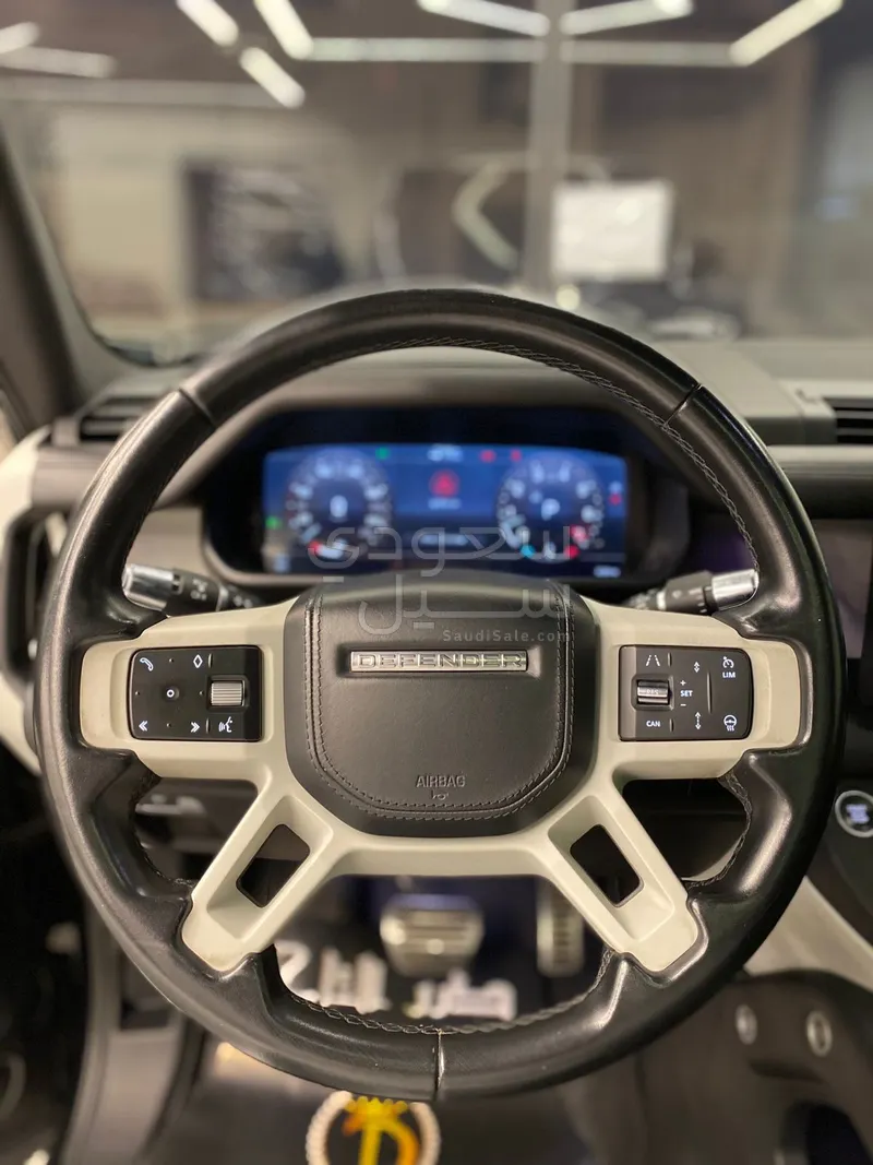 2022 لاند روفر ديفيندر 110