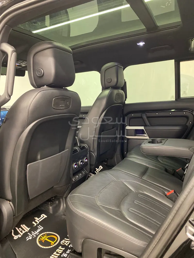 2022 لاند روفر ديفيندر 110