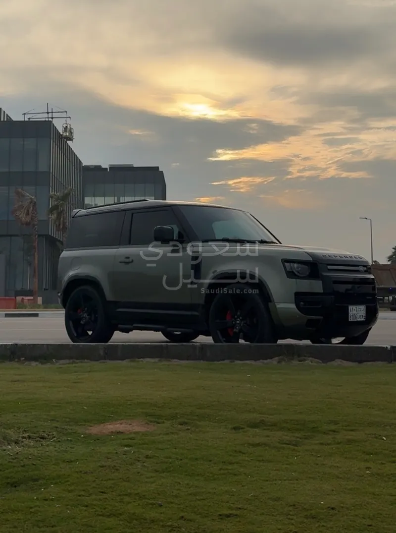 2023 Land Rover Defender 90