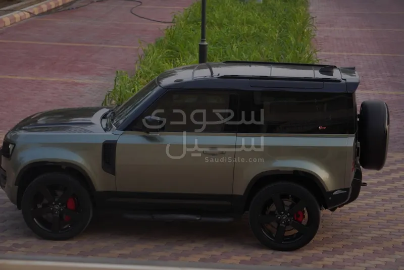 2023 Land Rover Defender 90