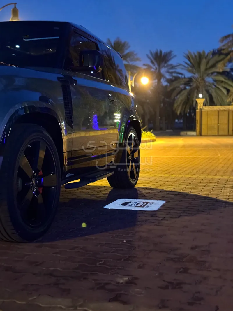 2023 Land Rover Defender 90