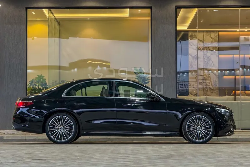 2025 مرسيدس - بنز إي 200