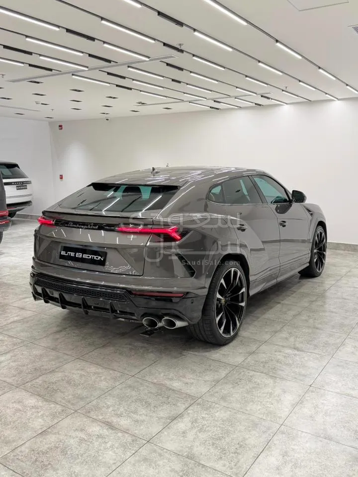 2022 لمبرجيني اوروس