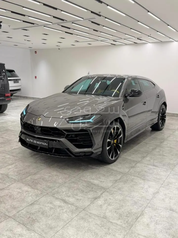 2022 لمبرجيني اوروس