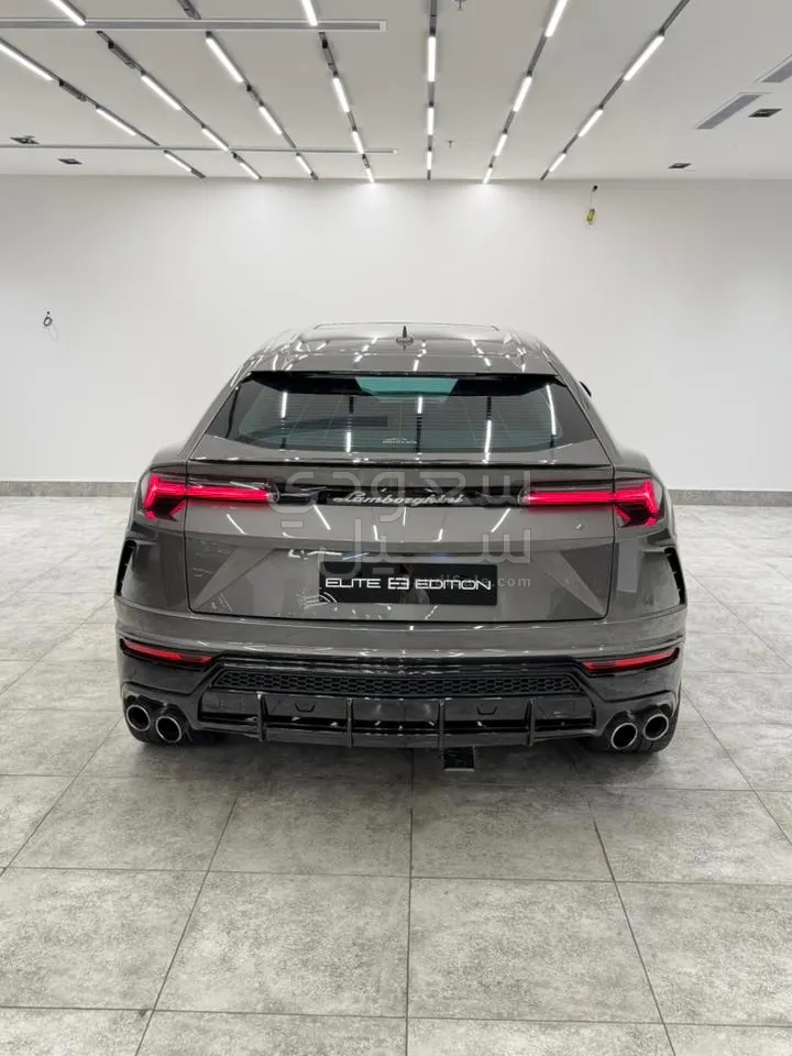 2022 لمبرجيني اوروس