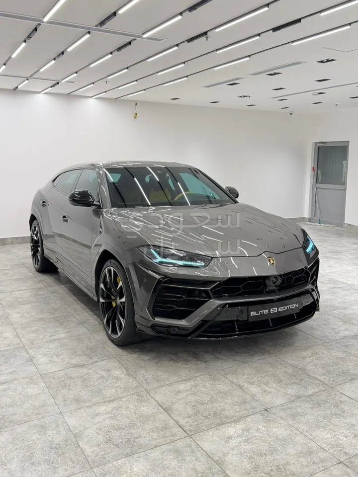 2022 لمبرجيني اوروس