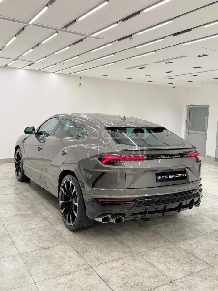 2022 لمبرجيني اوروس