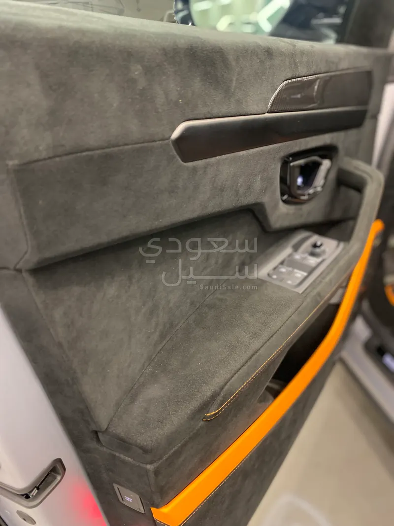 2023 لمبرجيني اوروس بيرفورمانتي