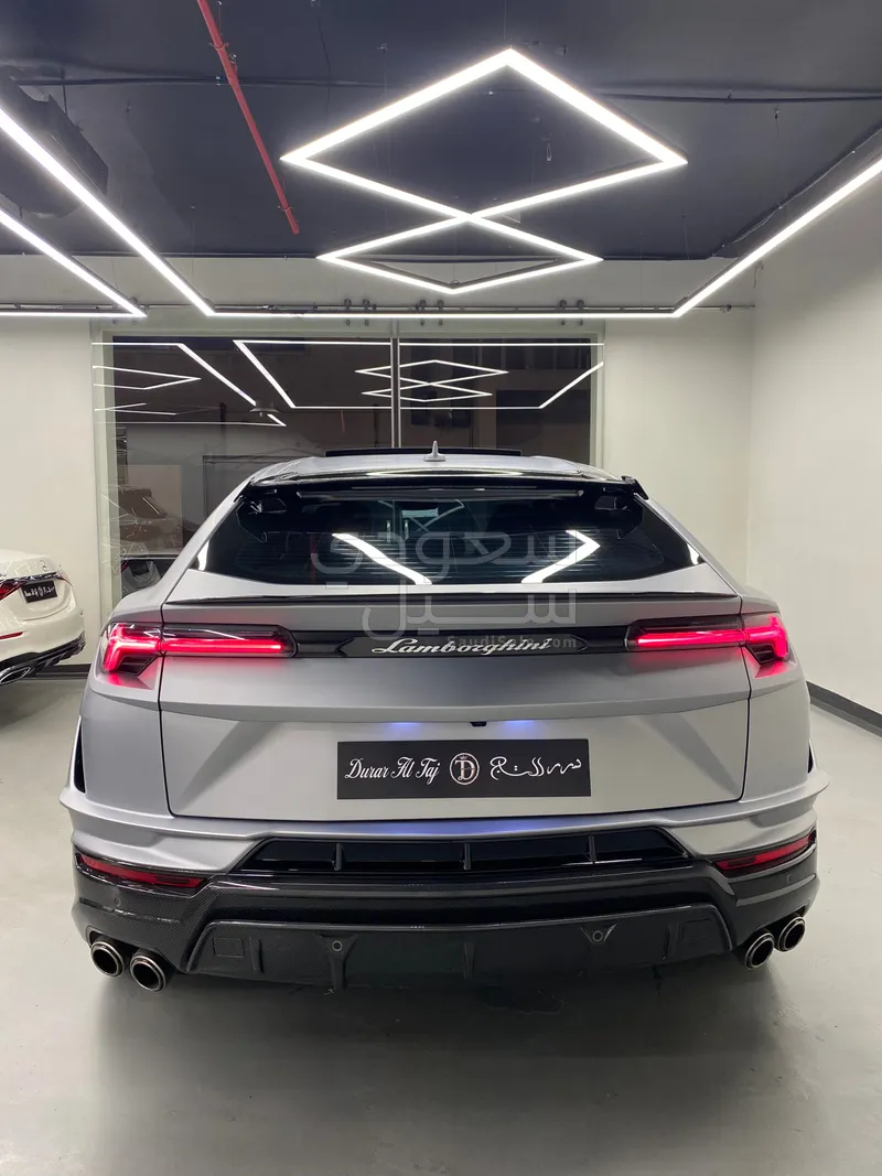 2023 لمبرجيني اوروس بيرفورمانتي