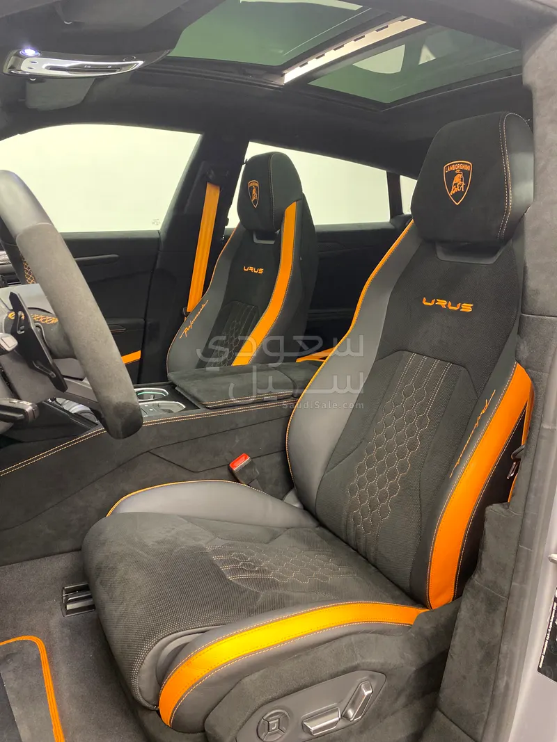 2023 لمبرجيني اوروس بيرفورمانتي